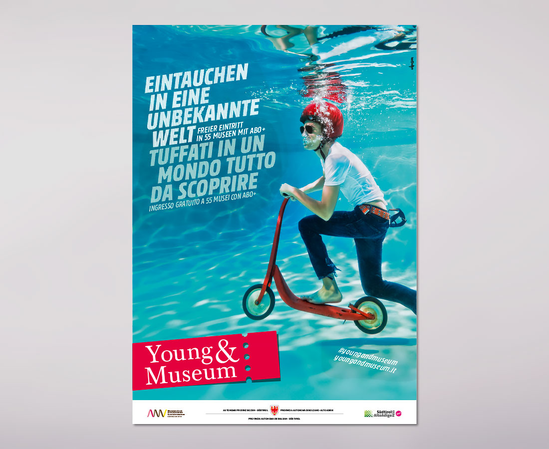 Young & Museum Plakat in Südtirol. Organisiert von der Abteilung Museen und dem Amt für Mobilität mit abo+. Gestaltung von Waldemar Kerschbaumer, adpassion Werbeagentur Bozen.